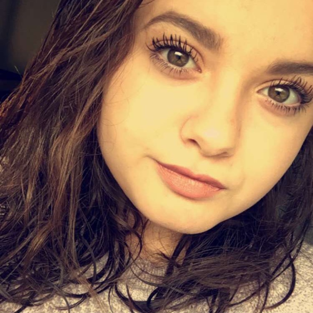 Meet your Posher, Carolina